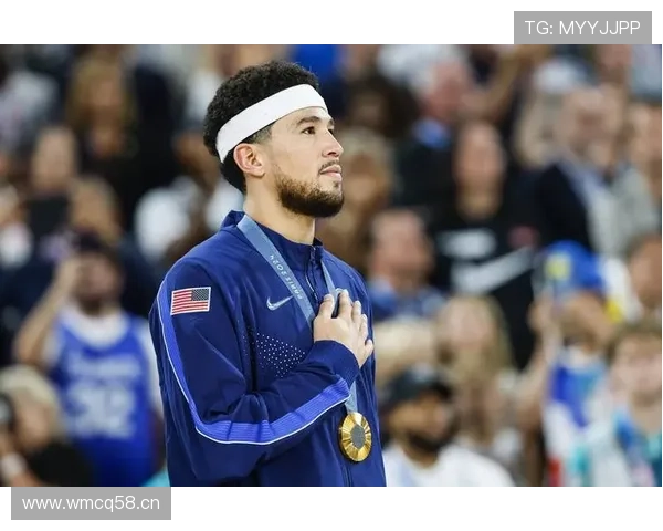 布克训练完直接去夜店？这作息也太NBA了