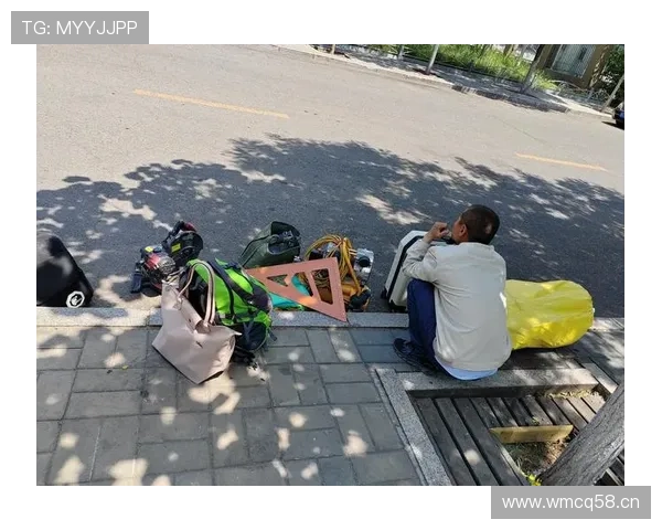 常园出门随手一穿，手上的那块表能把我家装修好几次