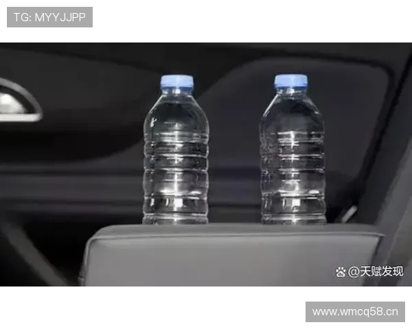 邹敬园家里摆满奖杯，但最贵的可能是他每天喝的那瓶水